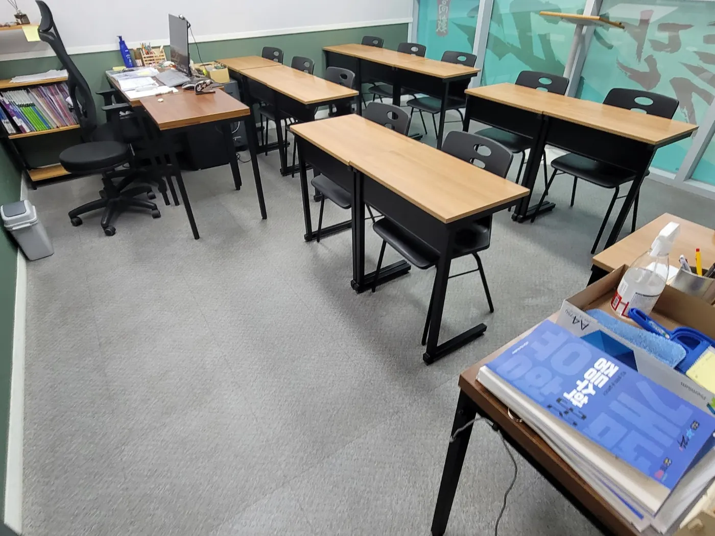 태안군 학원청소 시공 현장 — 강의실 정리