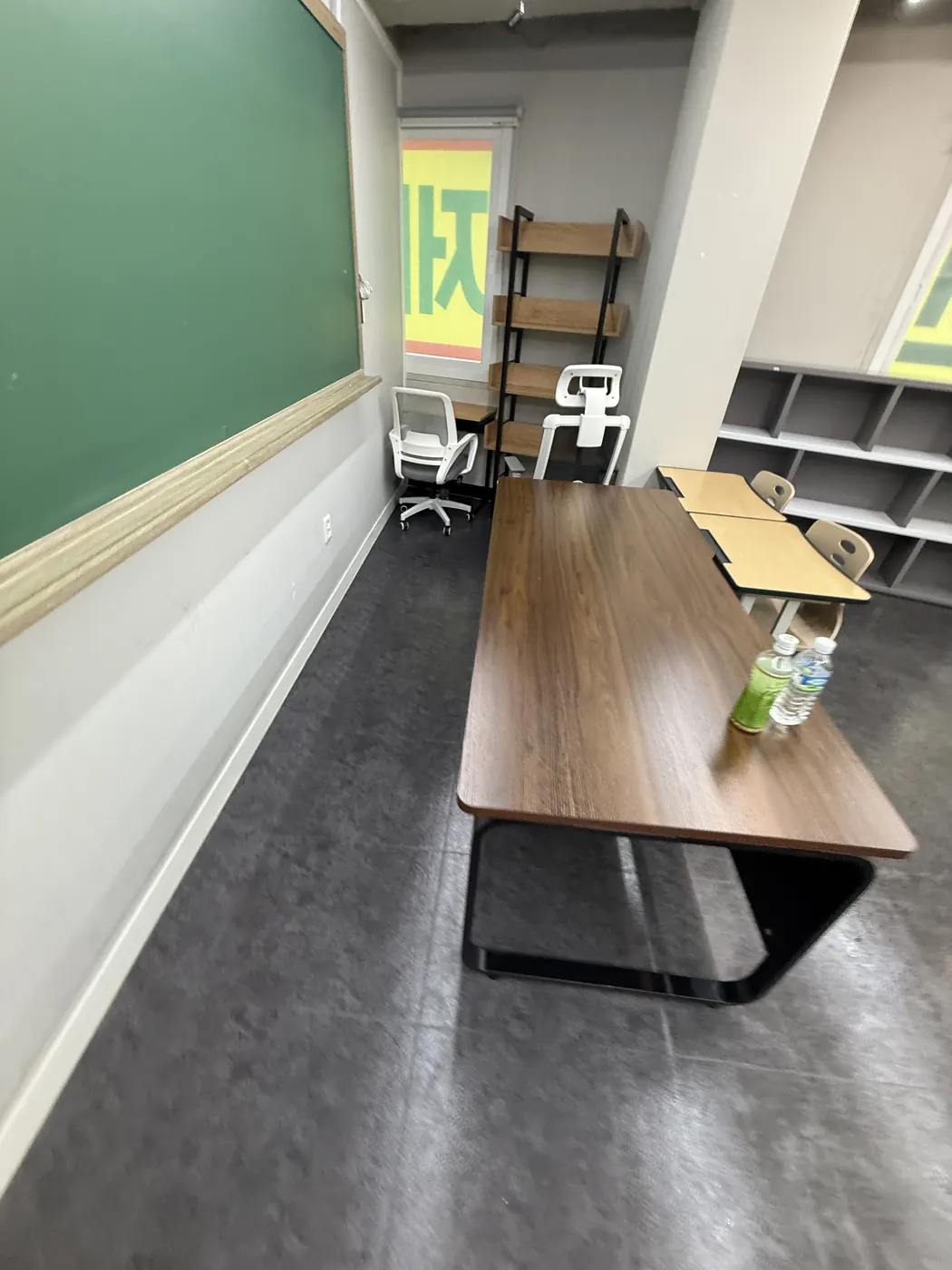 강의실 마감 — 복수면 학원청소 현장