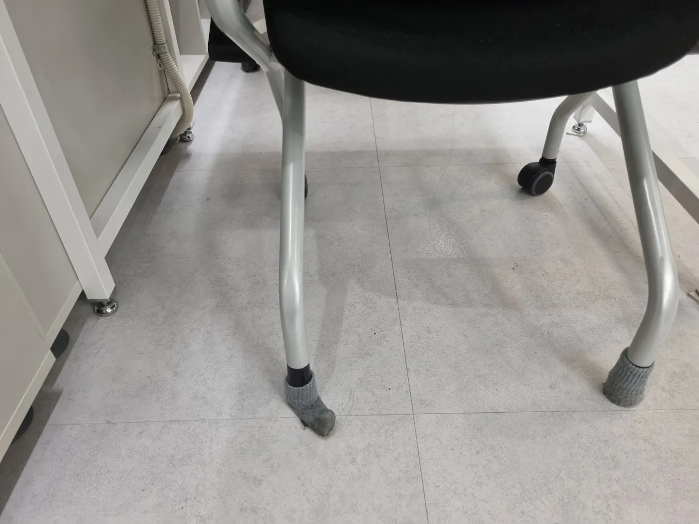 보령시 학원청소 시공 현장 — 복도 바닥 관리