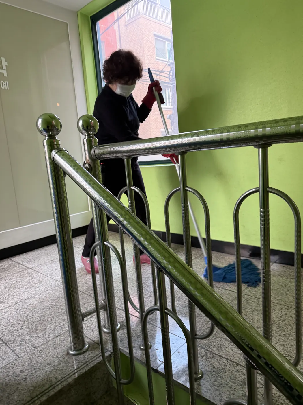 작업 진행 — 아산시 학원청소 현장