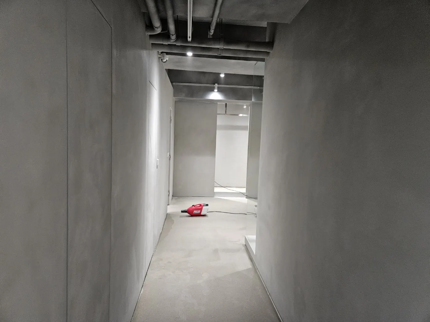 바닥 얼룩 제거 — 서천군 카페청소 현장