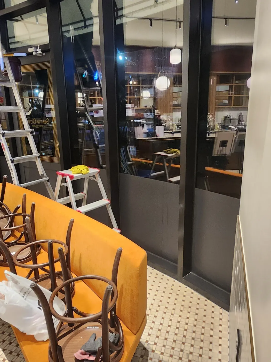 기계 세정 작업 — 아산시 카페청소 현장