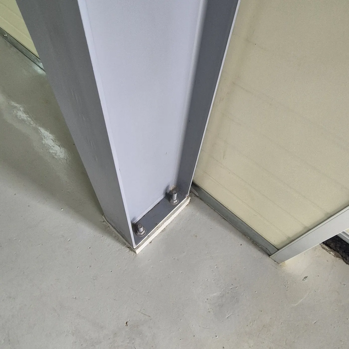 벽면·패널 세정 — 염치읍 공장청소 현장