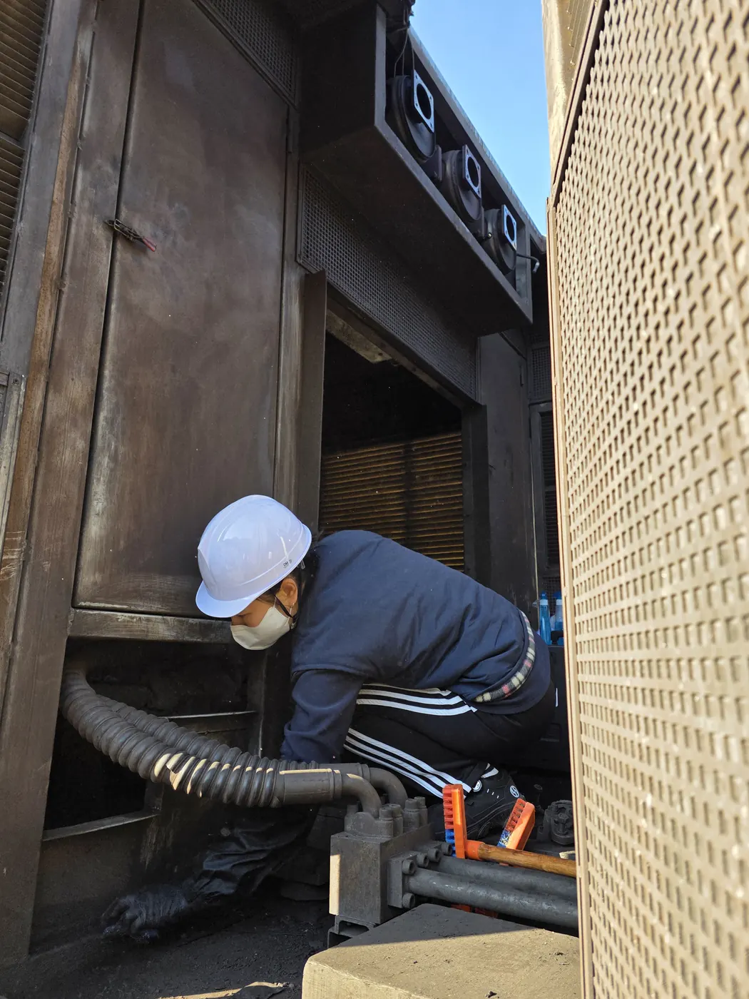 보호구 착용 작업 — 천안 동남구 화재청소 현장