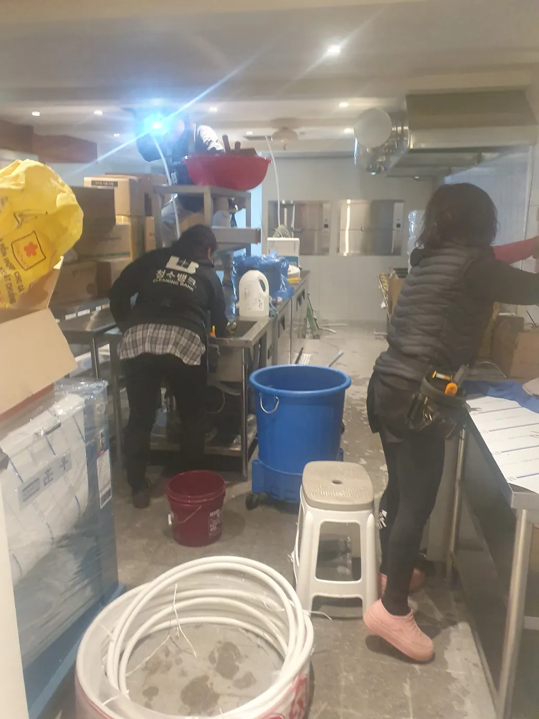 세정 진행 — 우두동 식당청소 현장