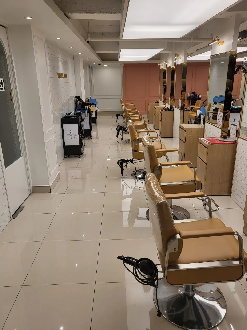 신흑동 미용실청소 시공 현장 — 시술석 정리