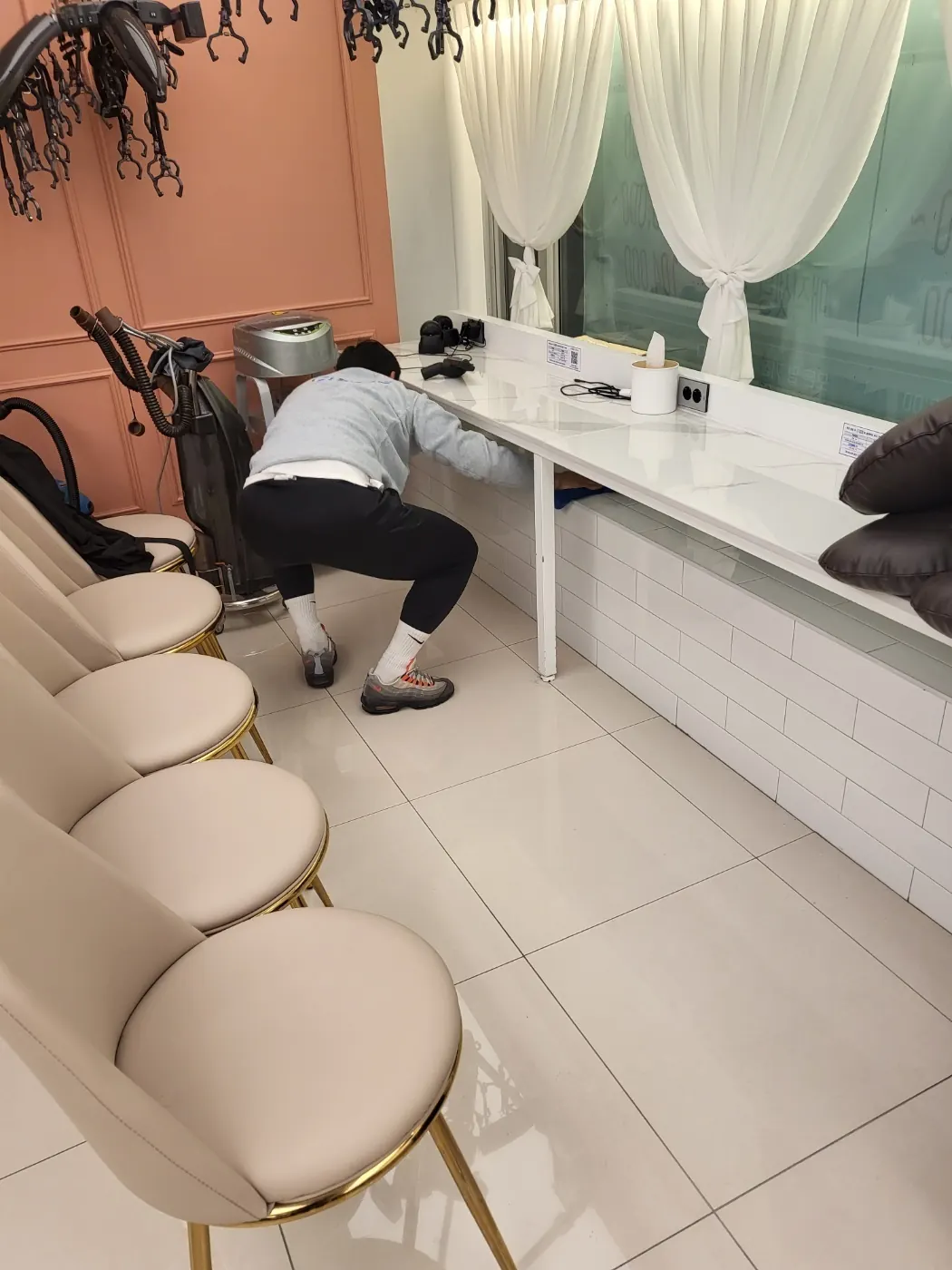 작업 진행 — 태안군 미용실청소 현장