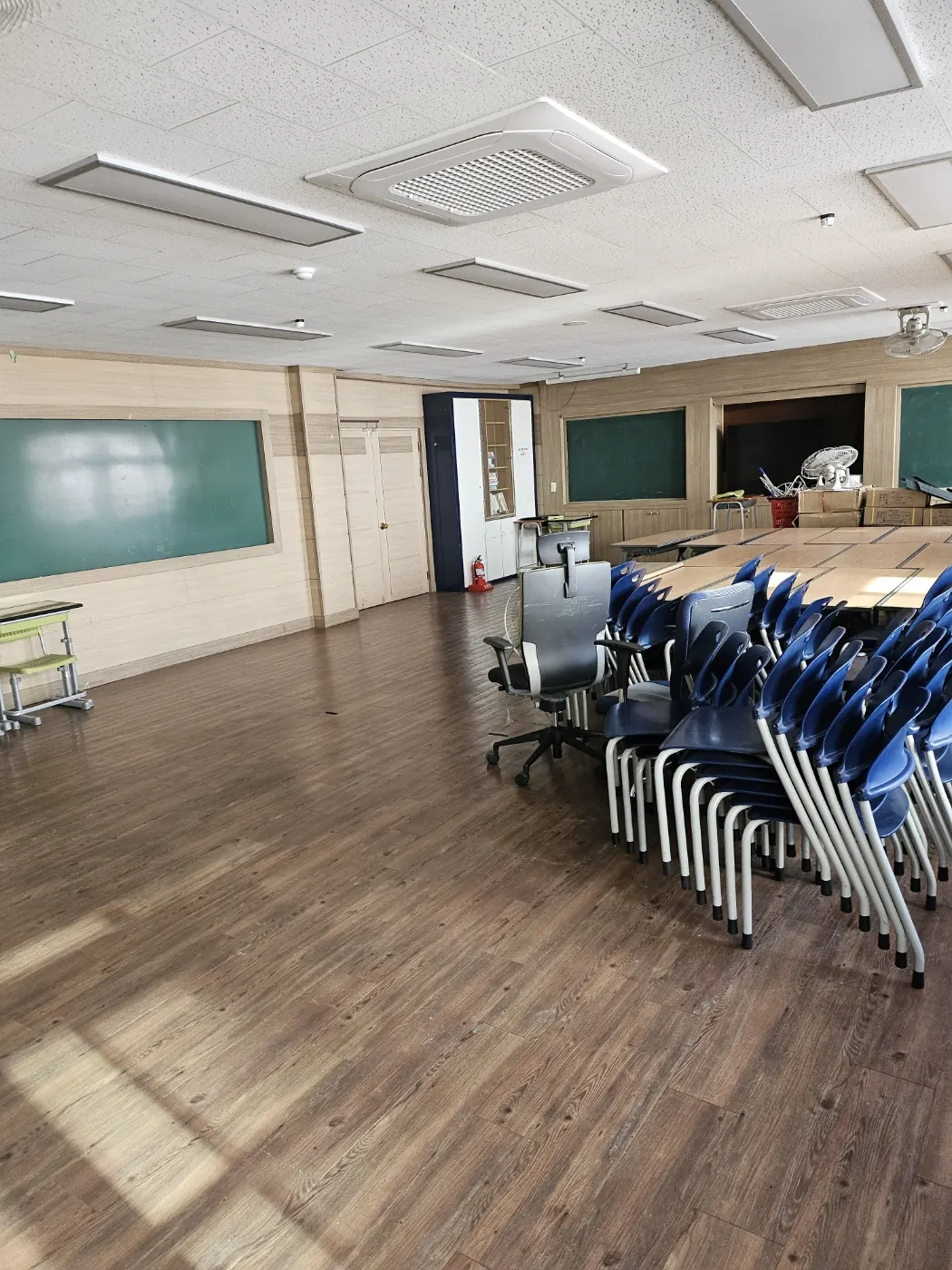 대천동 학교청소 시공 현장 — 교실 마감