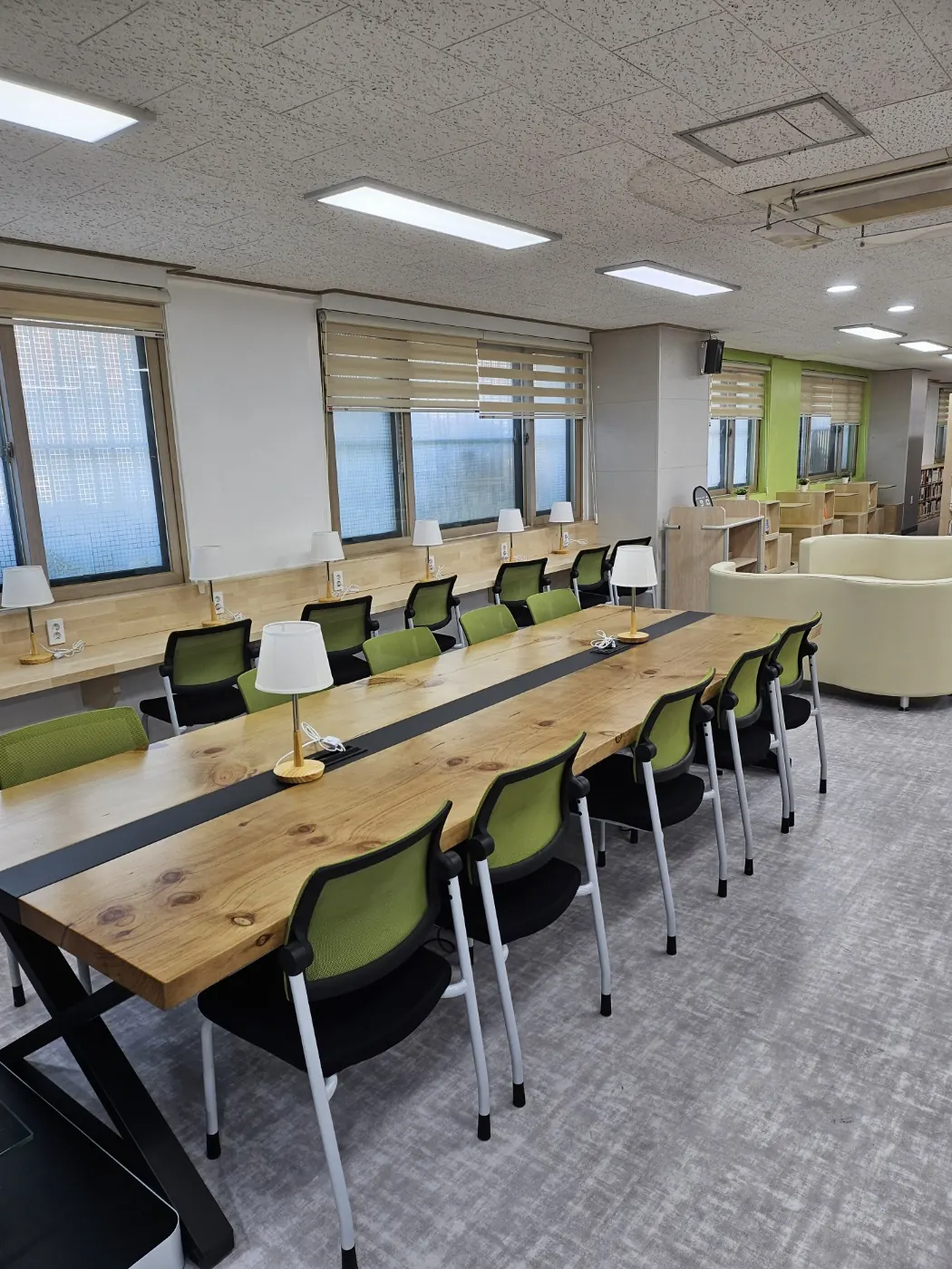 읍내동 학교청소 시공 현장 — 교실 마감