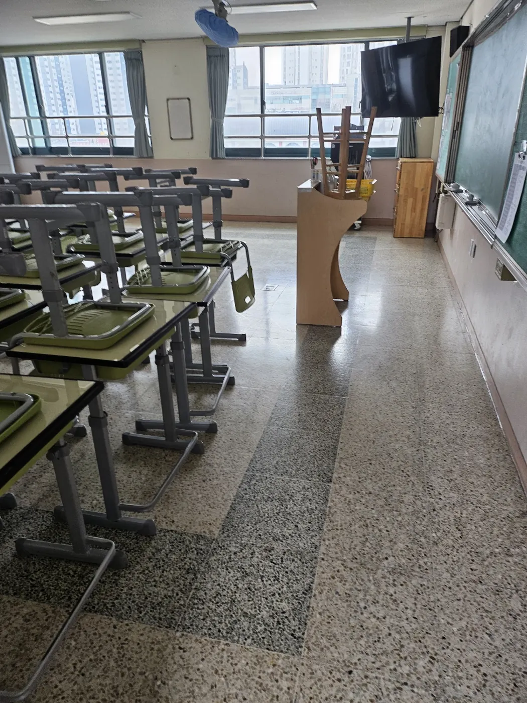 부리면 학교청소 시공 현장 — 교실 마감