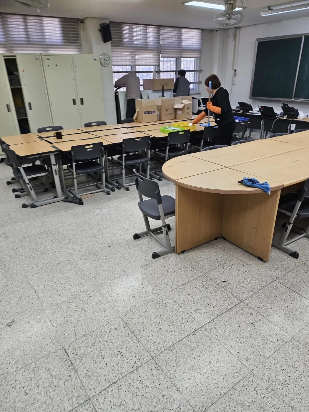 오남동 학교청소 시공 현장 — 교실 정리