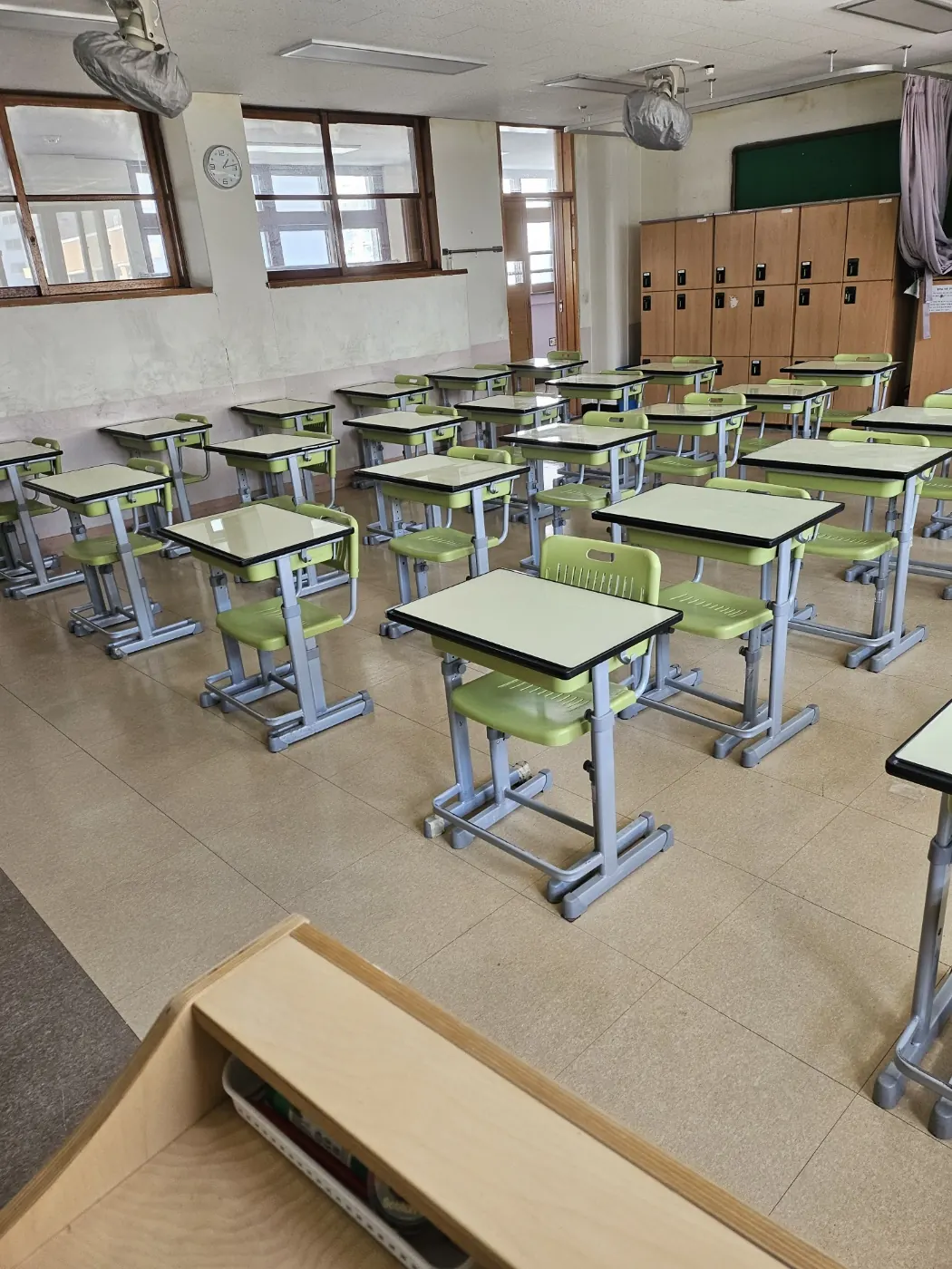 서산시 학교청소 시공 현장 — 교실 정리