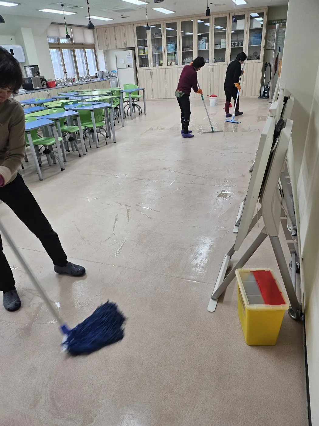 세정 진행 — 예산군 학교청소 현장