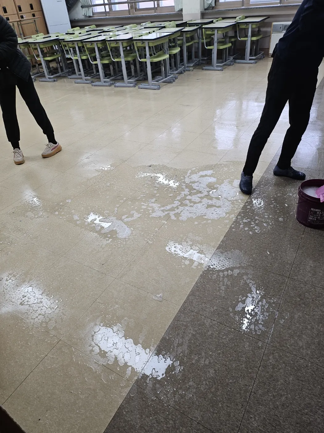세정 진행 — 서산시 학교청소 현장
