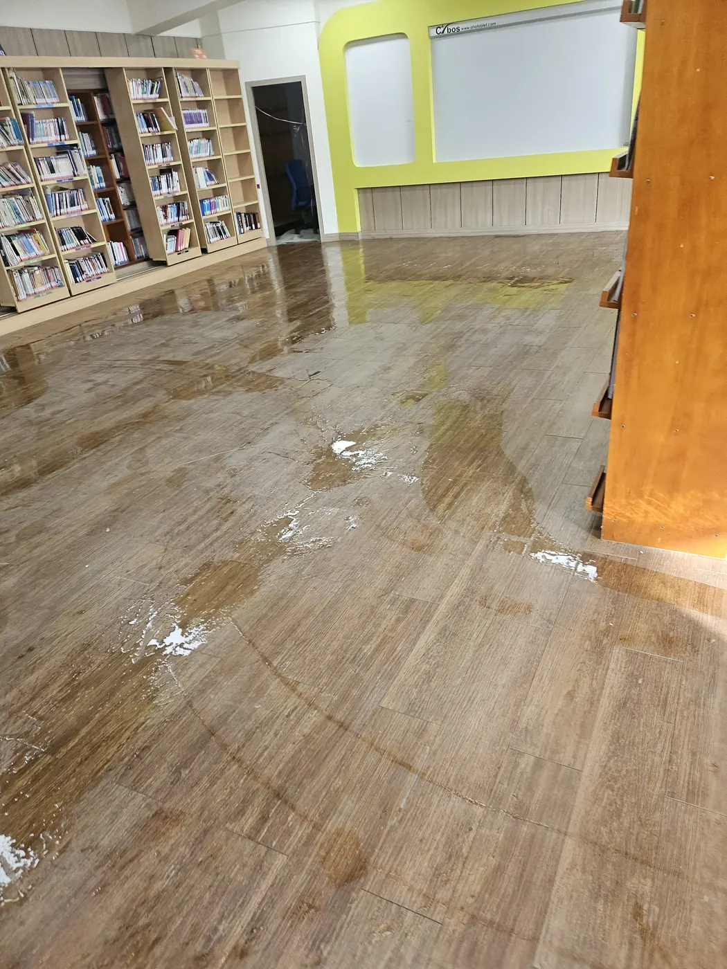세정 진행 — 충청남도 학교청소 현장