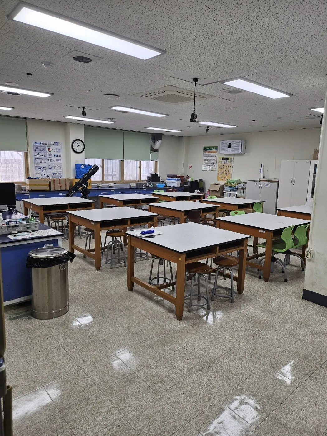 특별실 작업 — 목천읍 학교청소 현장